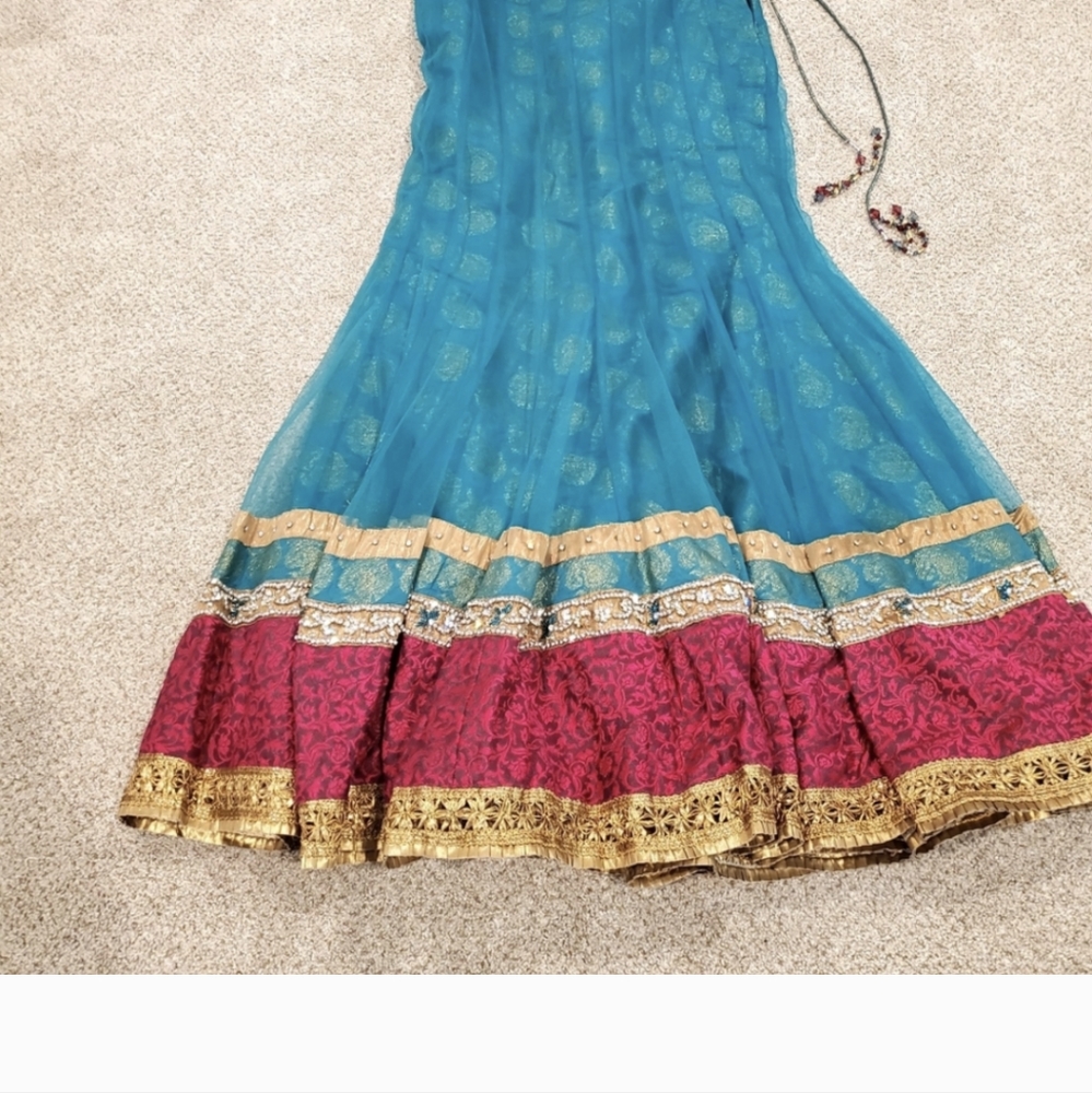 Pakistani Indian three piece lehnga dress - Picture 3 of 5